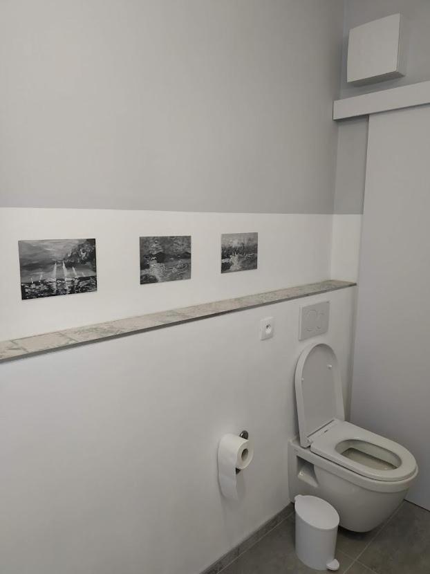 Apartman One To One Štúrovo Zewnętrze zdjęcie