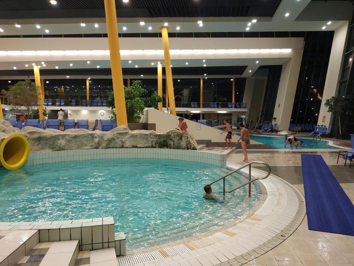 Apartman One To One Štúrovo Zewnętrze zdjęcie